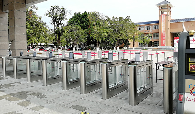 Torniquete de portão giratório LD-B502 na escola secundária de Guangzhou